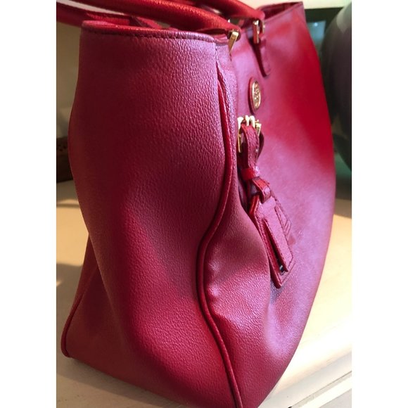 **SOLD***TORY BURCH Large Red Leather Tote Handbag Shoulder Bag Gold Hardware - Picture 6 of 16